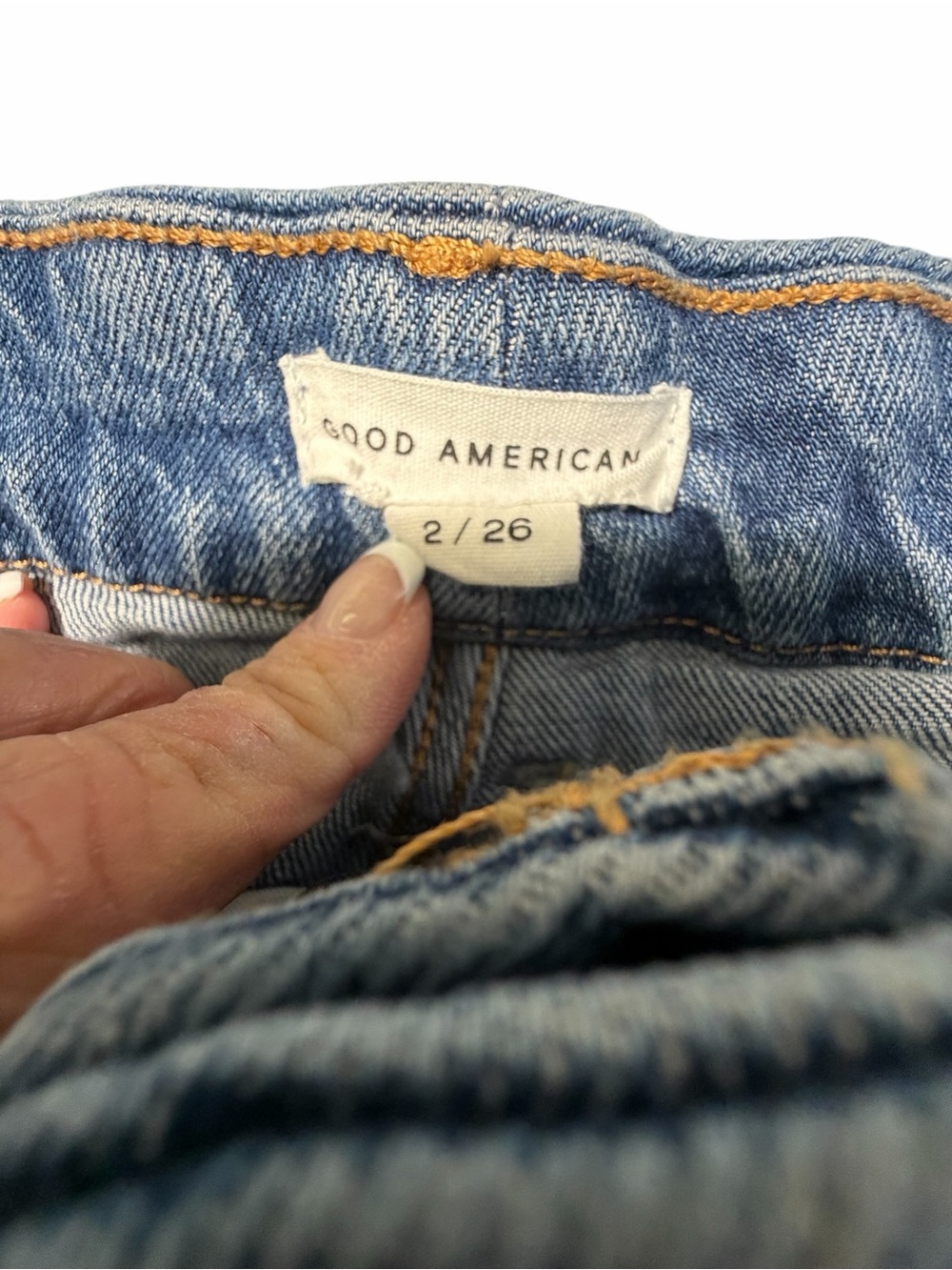 Good American Weekender Cuffed Med Wash Relaxed Jeans Sz 2/26 - Picture 7 of 13